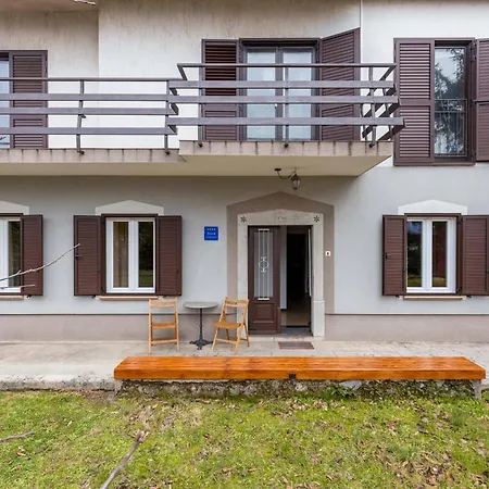 In With Private Sauna And Whirlpool Bathtube Apartman *