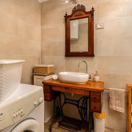 In With Private Sauna And Whirlpool Bathtube Apartment