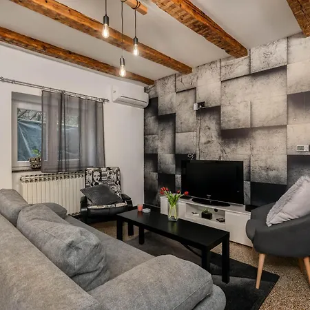 In With Private Sauna And Whirlpool Bathtube Apartment