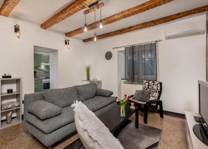 Apartment In With Private Sauna And Whirlpool Bathtube