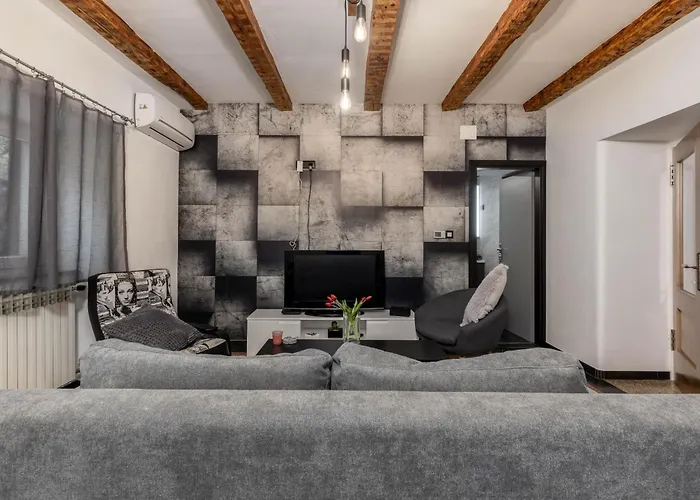 Apartment In With Private Sauna And Whirlpool Bathtube *