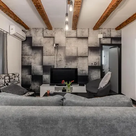 Apartament In With Private Sauna And Whirlpool Bathtube *