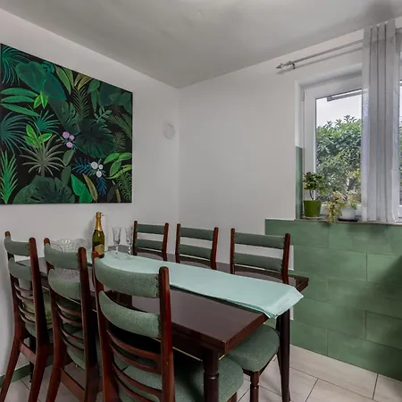 In With Private Sauna And Whirlpool Bathtube